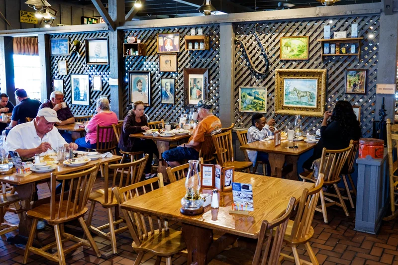 Cracker Barrel: Thanksgiving Menu & Holiday Hours — Plan Your Perfect Feast!